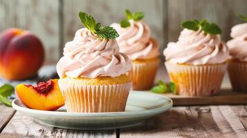 ai généré délicieux fait maison petits gâteaux avec crème fromage Glaçage et les pêches photo