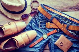 accessoires pour Hommes sur le en bois sol photo