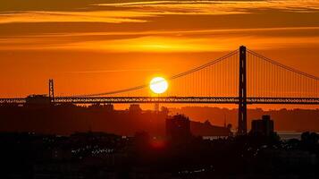 ai généré étourdissant photo de le coucher du soleil avec un Orange et Jaune pente ciel. le Soleil est en bonne place visible, réglage derrière le silhouette de suspension pont. paysage urbain silhouette ai généré