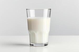 ai généré blanc isolé verre de lait. photo