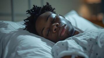 ai généré portrait de une Jeune noir Masculin en train de dormir malade dans une hôpital lit avec une peiné affronter, Contexte image, ai généré photo