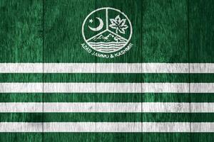 drapeau de et manteau azad Cachemire sur une texturé Contexte. concept collage. photo