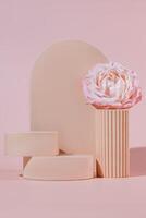 ensemble de différent géométrique formes comme vide socles sur pastel Contexte avec Rose fleur. maquette pour cosmétique, emballage, produit présentation. béton podium pour votre conception photo