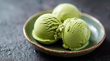 ai généré deux boules de matcha vert thé la glace crème élégamment présenté sur une plaque, ai généré. photo