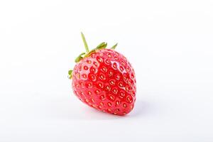 magnifique et mûr rouge des fraises sur une blanc Contexte photo