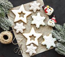 biscuits de pain d'épice de Noël photo