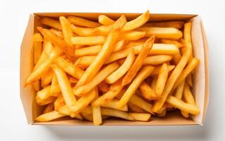 ai généré français frites croustillant isolé sur blanc Contexte photo