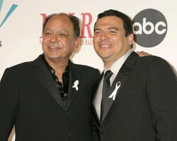 cheech marin carlos mencia alma récompenses 2006 tombeau salle los anges, Californie mai 7, 2006 photo