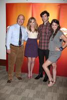 larry meunier Meaghan Martin ethan picorer et lindsey Shaw de dix des choses je haine à propos vous à le disney abc télévision groupe été presse voyage à le abc des bureaux dans Burbank Californie sur mai 29 2009 photo