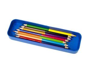crayon de couleur, crayon de couleur dans une boîte bleue photo