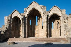 ruines de l'église byzantine de la vierge de burgh, ville de rhodes, grèce photo