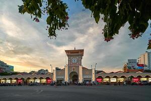 magnifique le coucher du soleil dans ben que marché , ho chi minh ville est une populaire touristique destination de Asie. photo