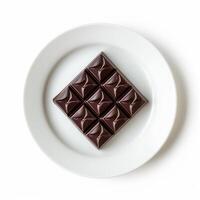 ai généré une Célibataire carré de foncé Chocolat sur une minimaliste assiette isolé sur une transparent Contexte photo