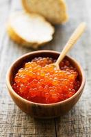 caviar rouge dans un bol photo
