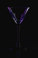 silhouette de martini verre sur noir Contexte photo