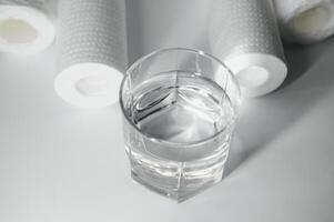 cartouches pour l'eau filtre sur blanc photo