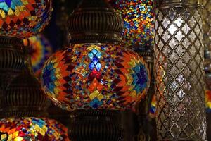 coloré turc verre les lampes lustre avec verre détails dans Istanbul grandiose bazar dinde photo