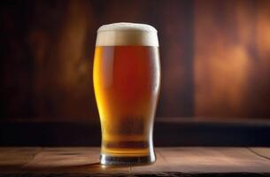 ai généré nationale Bière jour, monde barman jour, verre de bière, mousseux boisson sur le bar, foncé en bois Contexte photo