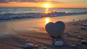 ai généré le coucher du soleil à le plage avec une en forme de coeur pierre mis doucement sur le sable, ai généré photo