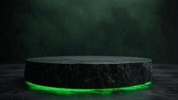 ai généré noir pierre rond piédestal étape podium avec vert éclairage sur une noir Contexte photo