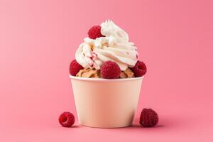 ai généré framboise et blanc Chocolat la glace crème dans papier tasse sur beige Contexte photo