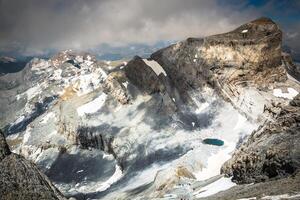 magnifique Montagne paysage dans Pyrénées, Espagne photo