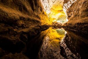 vert la grotte cueva de los verts dans lanzarote, canari îles, Espagne photo