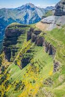 magnifique paysage de célèbre Ordesa nationale parc, Pyrénées, Espagne. photo