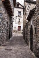 le médiéval village de torla dans Espagne pyrénées de aragon photo