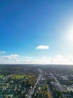 haute angle vue de Nord luton ville de Angleterre Royaume-Uni pendant du froid et brillant journée de l'hiver. novembre 7ème, 2023 photo