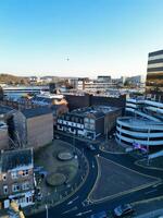 haute angle vue de central luton ville de Angleterre Royaume-Uni pendant le coucher du soleil temps. décembre 1er, 2023 photo