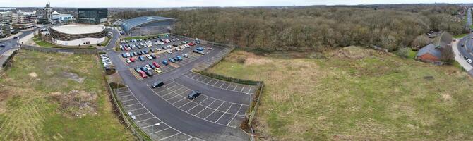 aérien panoramique vue de Corby ville de Angleterre uni Royaume pendant nuageux et pluvieux temps de l'hiver. janvier 11ème, 2024 photo