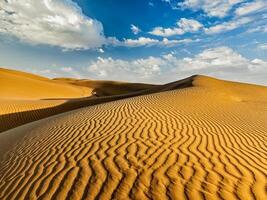 le sable dunes dans désert photo