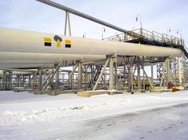 le fin phase diviseur est tubulaire. équipement pour séparer l'eau de huile. équipement pétrole des champs de occidental Sibérie photo