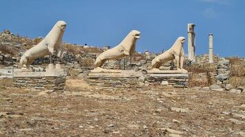 delos île, une bijou dans le égéen mer, détient riches mythologique et archéologique importance photo