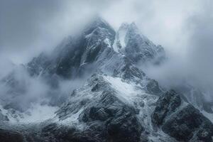 ai généré neige masqué Montagne des stands grand sous une lunatique, couvert ciel photo