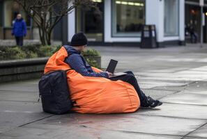 ai généré un Orange haricot sac chaises homme avec une intelligent téléphone et portable sur il photo