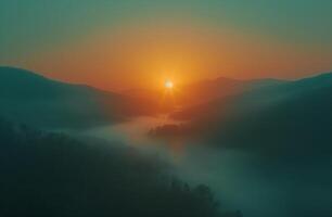 ai généré le Soleil en hausse par le brumeux montagnes photo