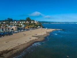 aérien vue de le Capitole plage ville dans Californie. photo