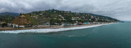 Malibu plage aérien vue dans Californie près los anges, Etats-Unis. photo