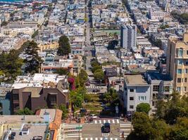 panoramique vue de aérien Lombard rue, un est Ouest rue dans san François, Californie. photo