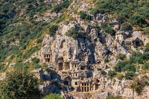 célèbre complexe de Roche tombes dans le ruines de myra photo