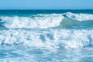 mer le surf, vue de le plage vers le horizon photo