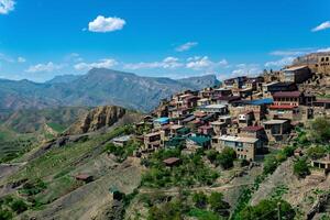 ancien Montagne village chokh plus de rocheux vallée dans Daghestan photo