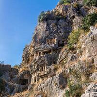 célèbre complexe de Roche tombes dans le ruines de myra lycien maintenant demre, dinde photo