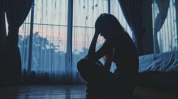 ai généré silhouette de déprimé femme séance dans chambre assailli par santé problèmes accumulé stress relation problème photo