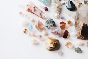 ai généré semi précieux gemme des pierres, coloré quartz, guérison cristaux, blanc neutre minimal arrière-plan, spirituel, pleine conscience, méditation photo