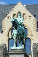 Goslar, Allemagne, 2015, équestre statue de empereur Friedrich Barberousse, impérial palais ou Kaiserpfalz, Goslar, harz, inférieur Saxe, Allemagne, unesco monde patrimoine site photo