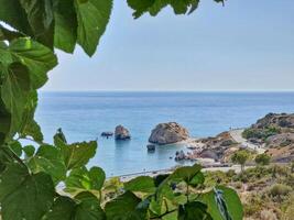 petra tou Romiou osciller, celle d'Aphrodite Lieu de naissance dans Paphos, Chypre. photo