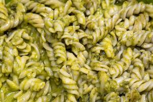 fusilli Pâtes avec Pesto sauce, avec espace pour texte photo